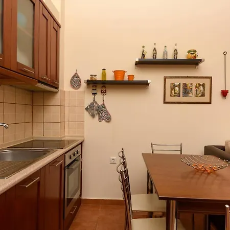 Zoe's Sea View Apartman